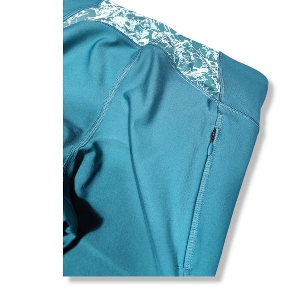 UNDER ARMOUR CAPRI LEGGINGS - Picture 3 of 5